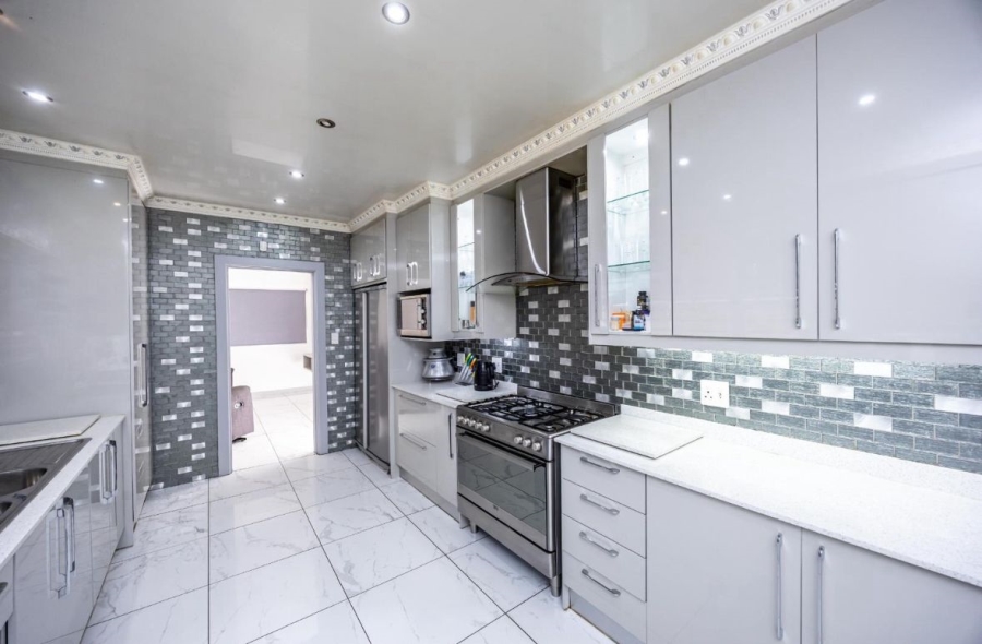 5 Bedroom Property for Sale in Baysville Eastern Cape